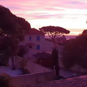  Hébergement de vacances Mes Maisons à La Pinède