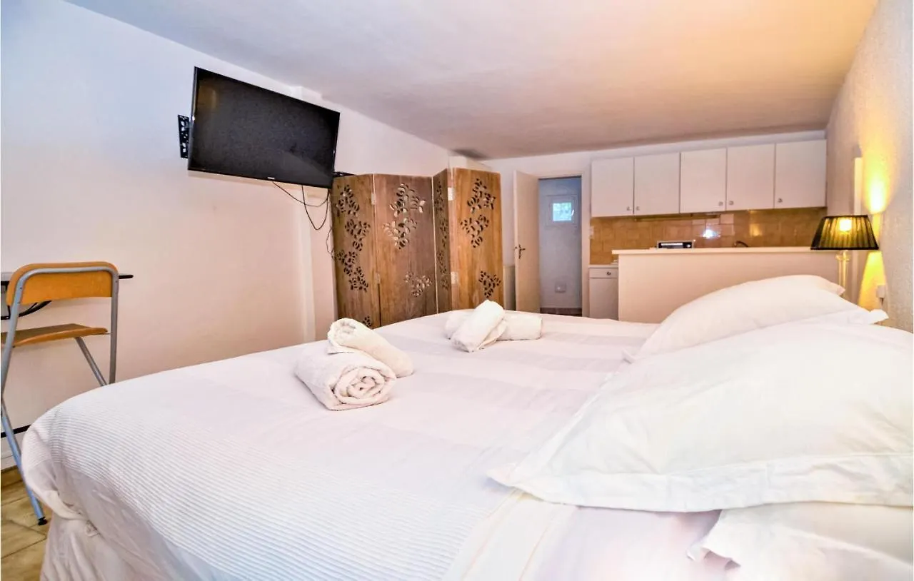 Beautiful Apartment In Sainte-Maxime With Wifi
