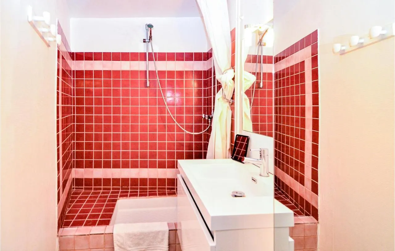 Beautiful Apartment In Sainte-Maxime With Wifi